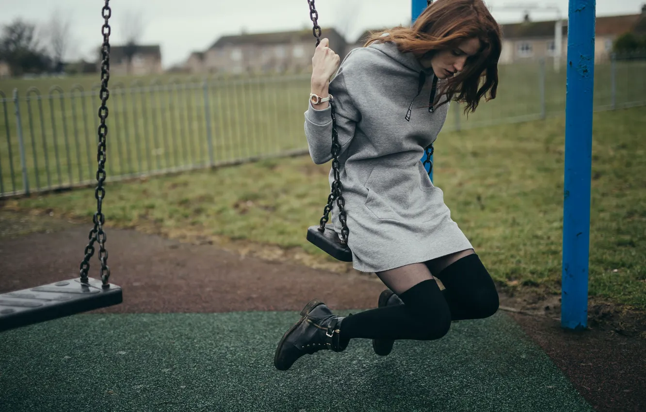 Photo wallpaper swing, redhead, Stone Turtaut