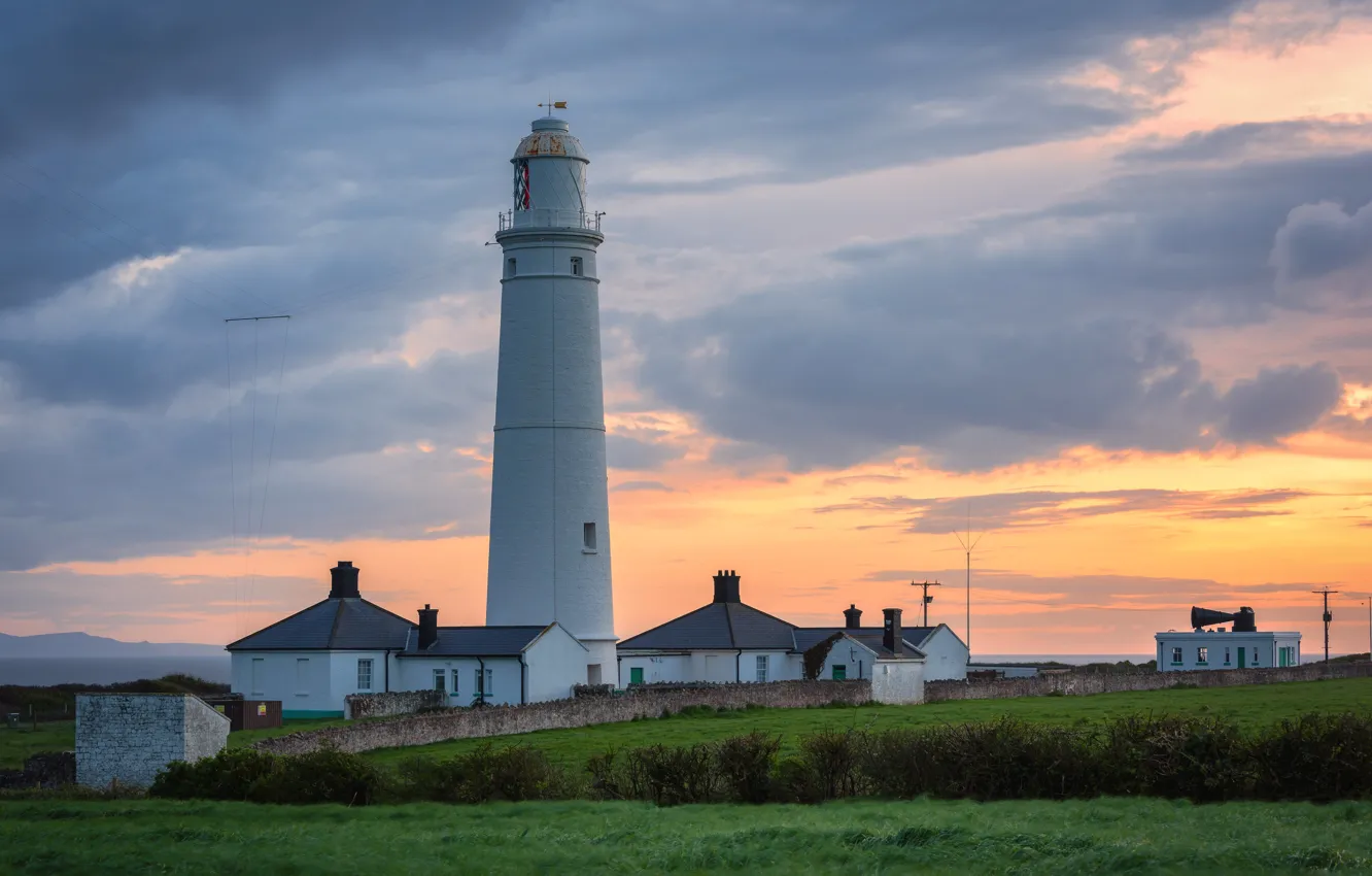 Photo wallpaper sunset, coast, lighthouse, the evening, UK, Wales, Nash point lighthouse