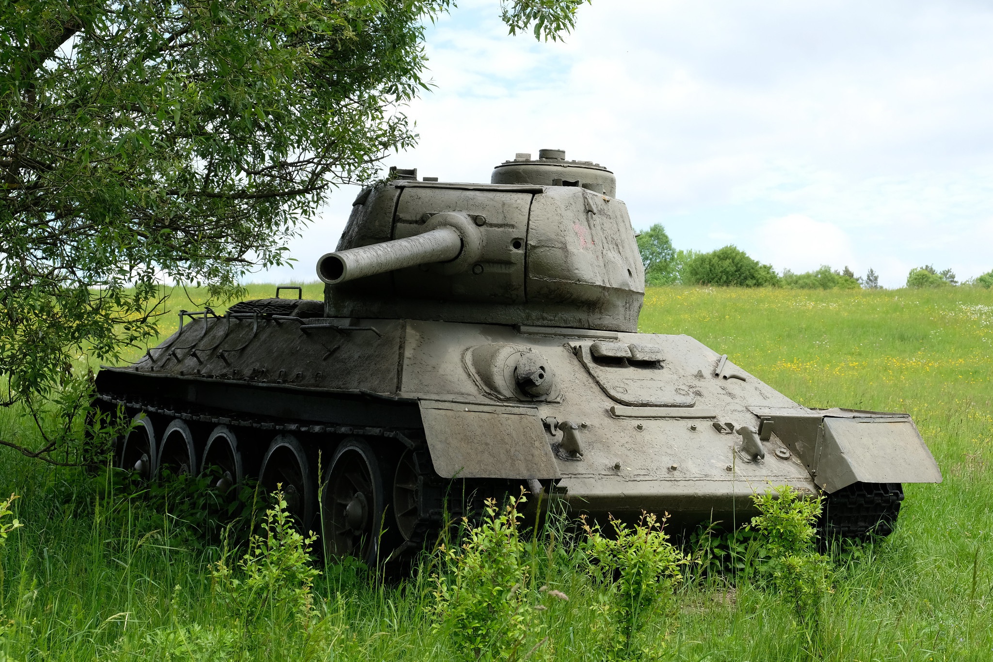Танк т 34 герои. Танк т-34-85. Танк т34. Т-34 средний танк. Т 34 85.