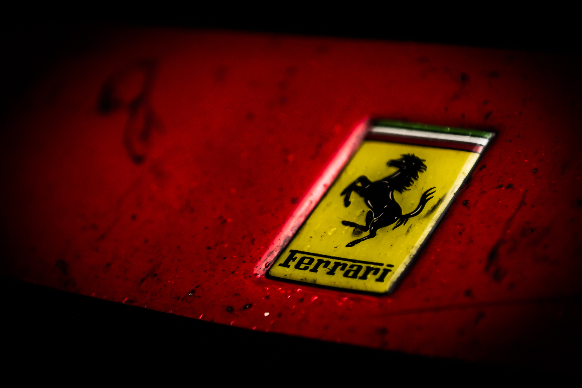 Эмблемы автомобилей Ferrari